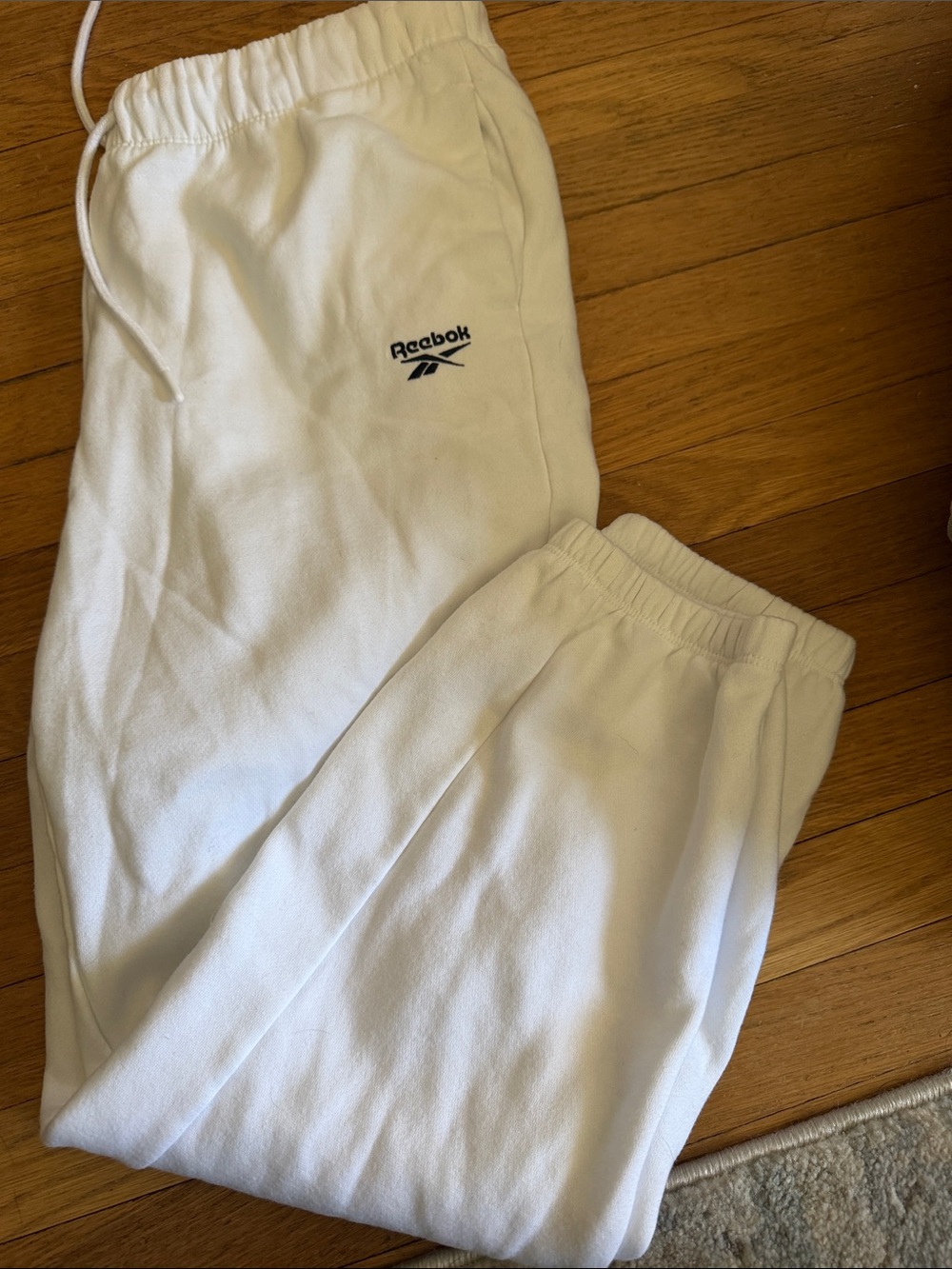 Reebok White women’s Sz L (no size tag) Fleece Joggers with Logo